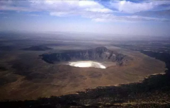 玛珥火山